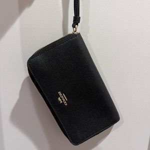 AUTHENTIC Coach Wristlet wallet